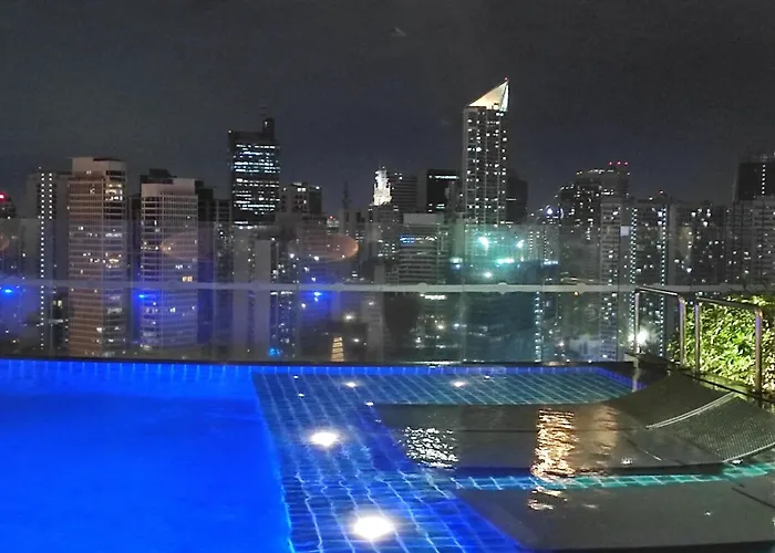 Cozy Apartment With Private Balcony Stunning Skyline, River & Mountain Views, Free Access To Infinity Pool, Lap Pool, Sunbathing, Sauna & Mall *