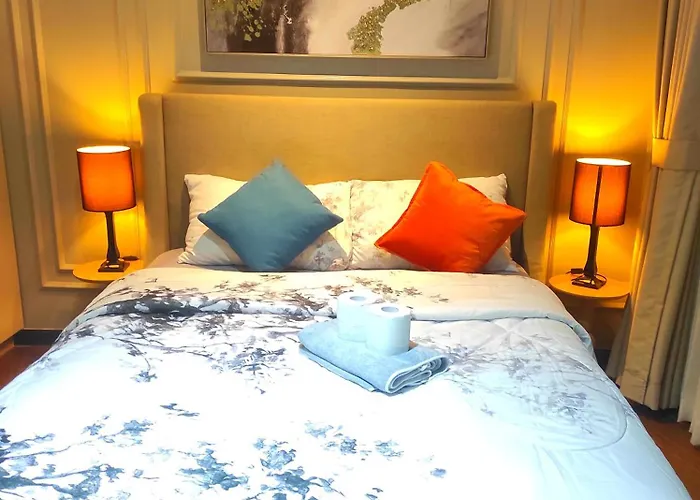 Cozy Apartment With Private Balcony Stunning Skyline, River & Mountain Views, Free Access To Infinity Pool, Lap Pool, Sunbathing, Sauna & Mall Apartment *
