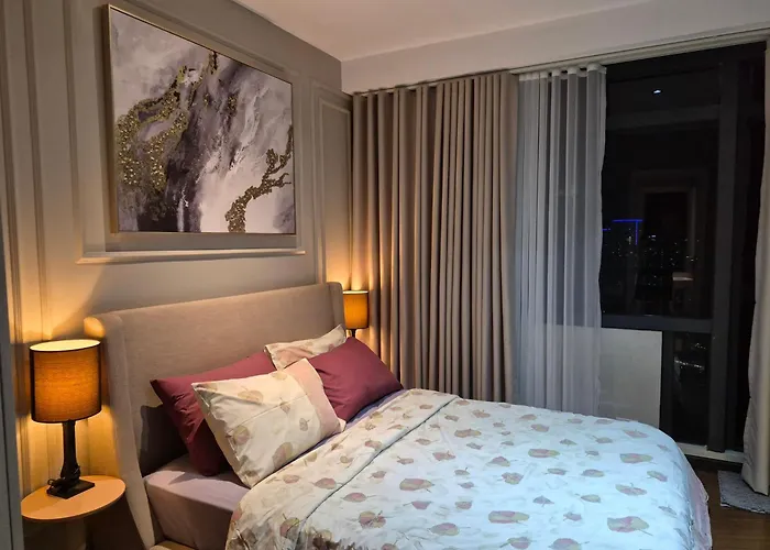 Cozy Apartment With Private Balcony Stunning Skyline, River & Mountain Views, Free Access To Infinity Pool, Lap Pool, Sunbathing, Sauna & Mall Manila