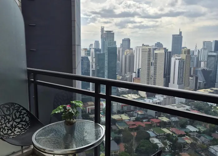 Cozy Apartment With Private Balcony Stunning Skyline, River & Mountain Views, Free Access To Infinity Pool, Lap Pool, Sunbathing, Sauna & Mall Manila